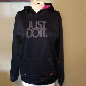 NIKE THERMA-FIT SIZE XL BUT FITS LIKE A MEDIUM.